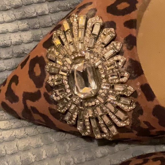 💋Chico's Brown and Black Flats with Pointed Toe and Side Cutout💋 BLING sz 7 - Picture 3 of 3